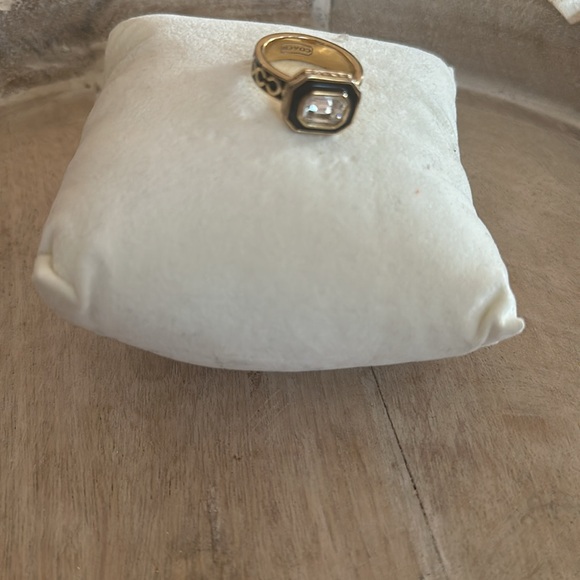 Coach size 8 ring. - Picture 3 of 7